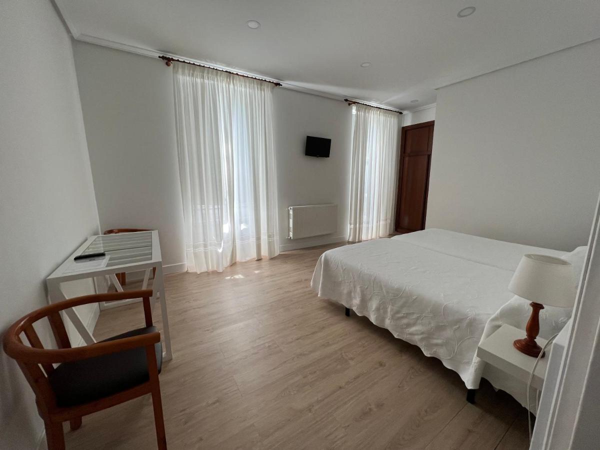 Hotel Ramona Laredo Exteriör bild