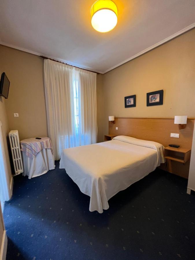 Hotel Ramona Laredo Exteriör bild