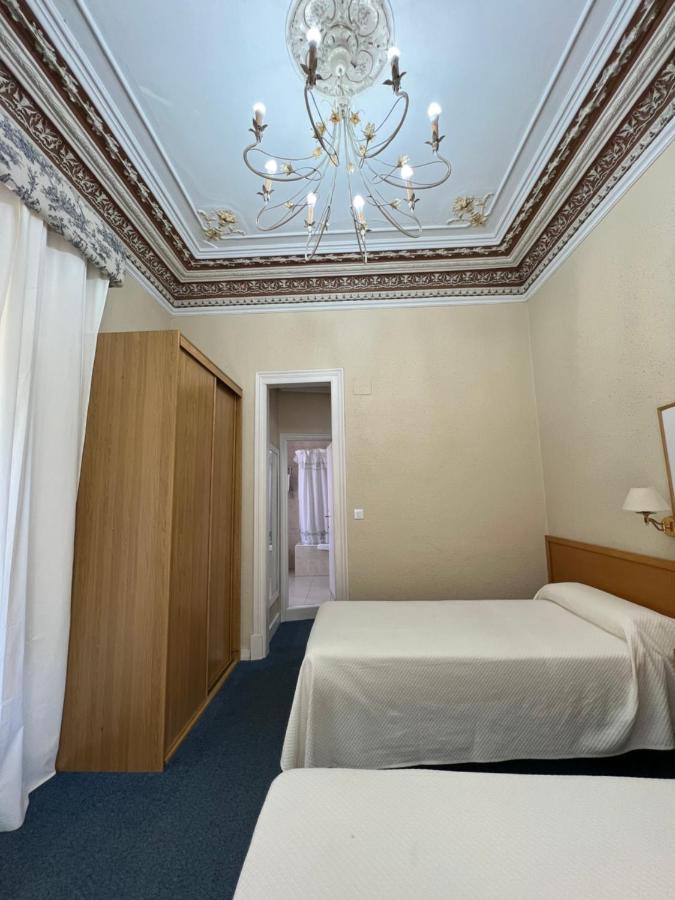 Hotel Ramona Laredo Exteriör bild
